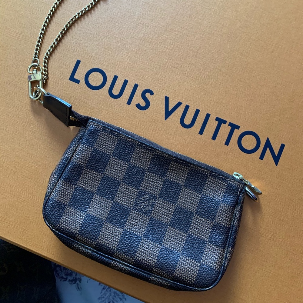 Louis Vuitton Damier Ebene Mini Pochette